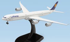  Lufthansa model airplane
